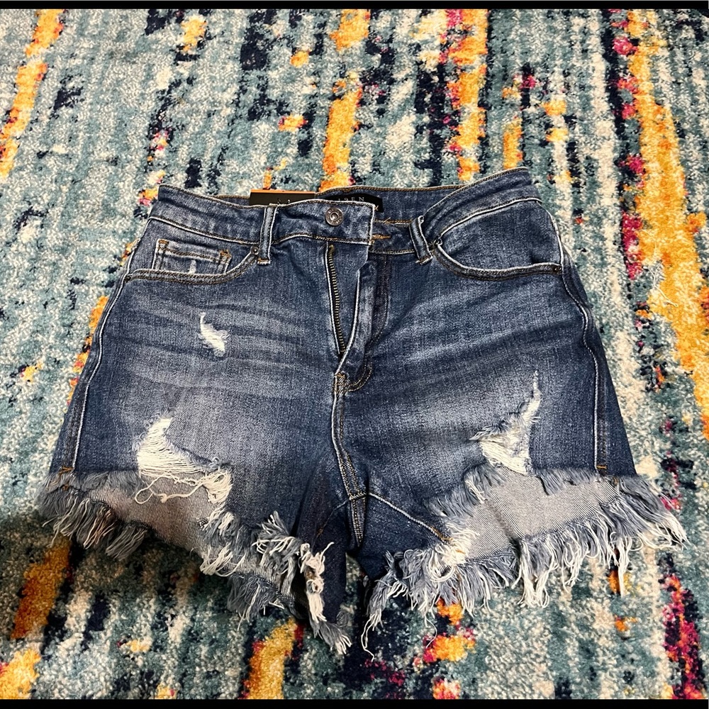 Risen shorts NWT